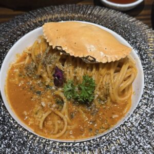 MÌ Ý SỐT KEM CÀ CHUA VỚI THỊT CUA