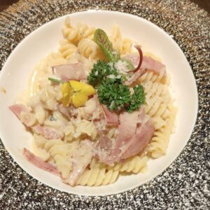 MÌ Ý SỐT KEM THỊT NGUỘI